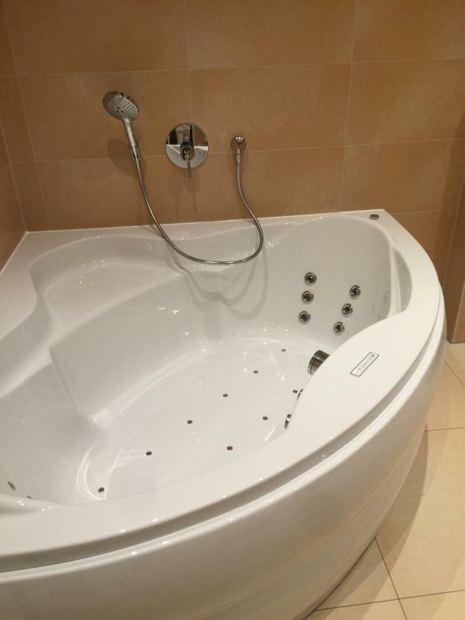 דרזדן Schoene Wohnung Am Dresdner Zwinger מראה חיצוני תמונה